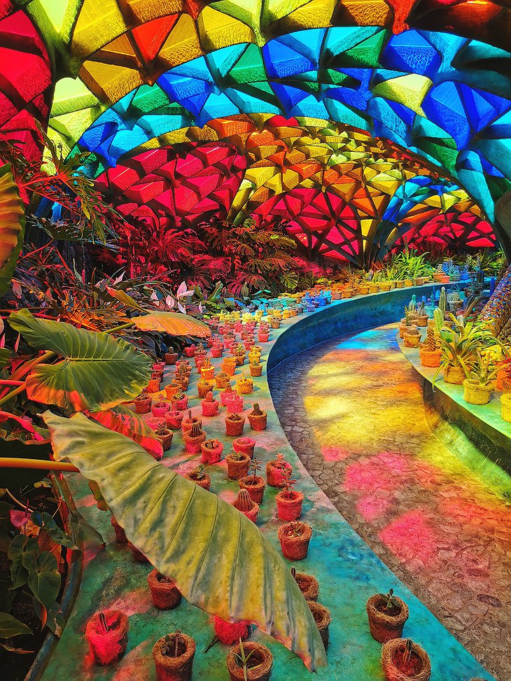 El Nido de Quetzalcóatl Stained Glass Colorful Interior Botanic Garden