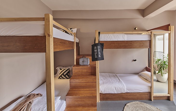 Minimalist Poshtel & Suites Scandinavian Design Hostel Room