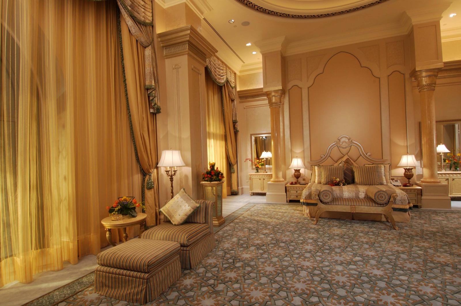 Emirates Palace Mandarin Oriental Abu Dhabi 7 Star Luxury In Abu Dhabi