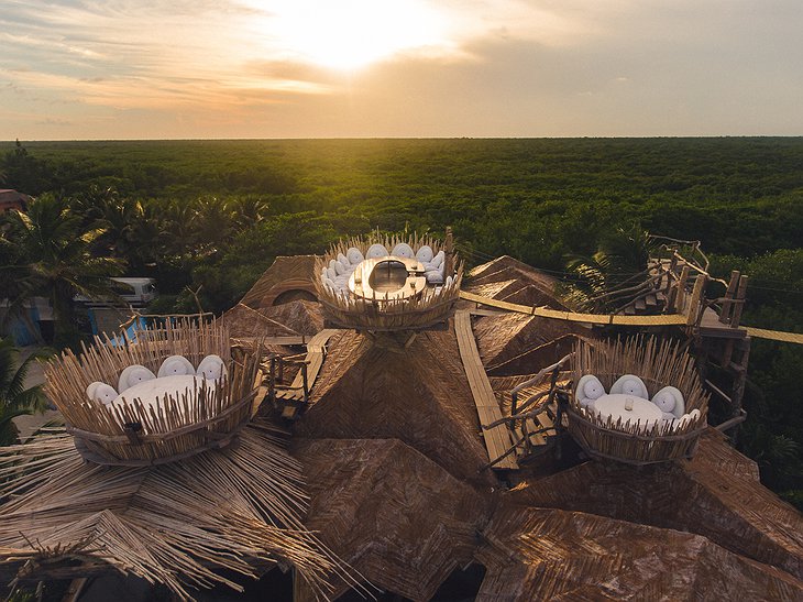 Azulik Tsesen Ja Restaurant Rooftop Tables