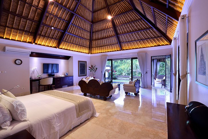 Regal Villa bedroom