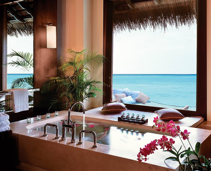 Reethi Rah bathroom with ocean views