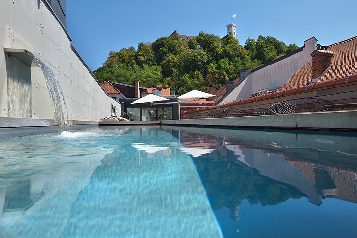 Vander Urbani Resort rooftop pool
