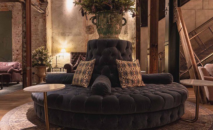 Steam Hotel Lobby Rounded Blue Velvet Sofa