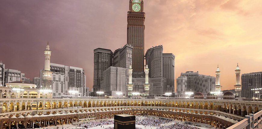 Makkah Clock Royal Tower - The Giant Hotel That Overlooks The Holiest Islamic Site In The World