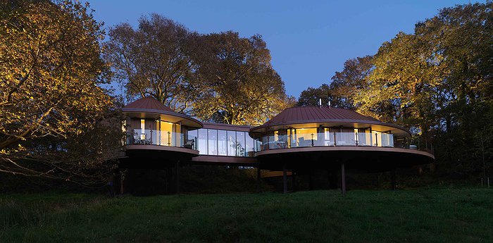 Chewton Glen Treehouse - Outdoor Hot Tub Overlooking The Forest