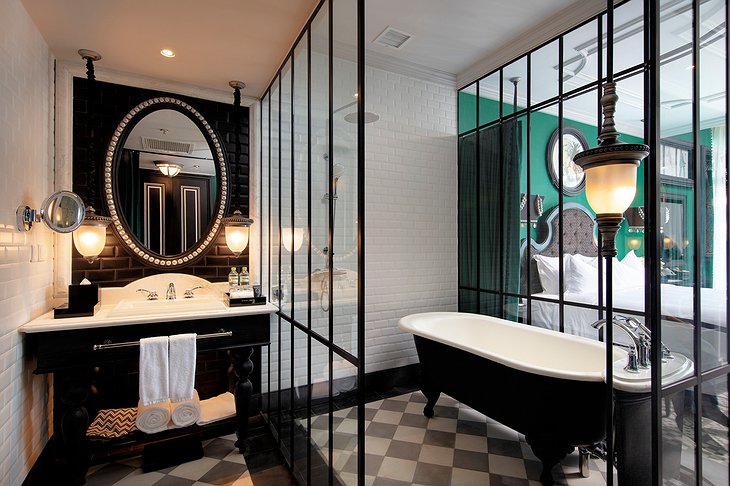 Hotel de la Coupole Deluxe King Room Bathroom
