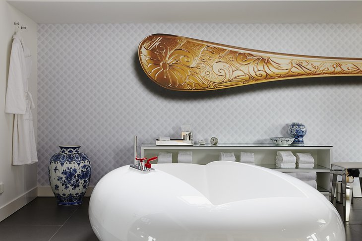 Andaz Amsterdam hotel design bathroom