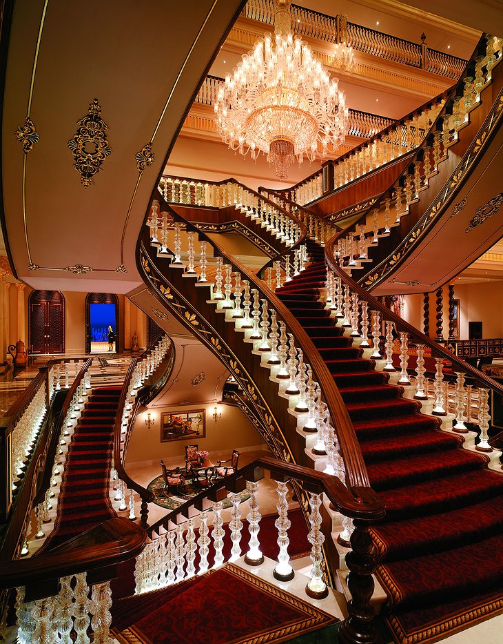 Grandiose stairs