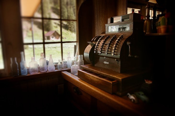 Vintage cash machine