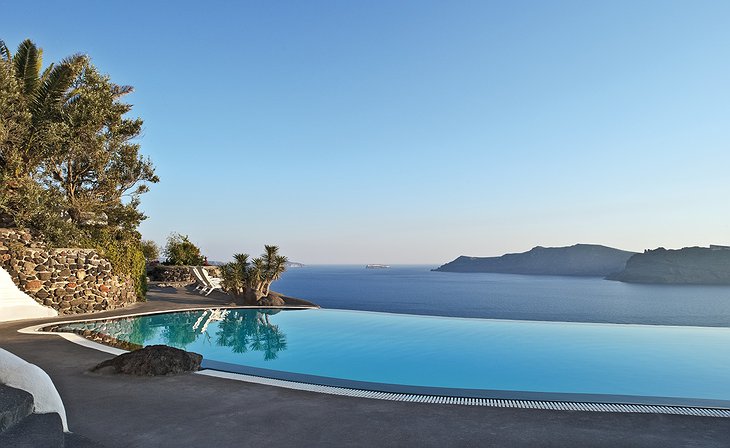 Perivolas pool with sea view