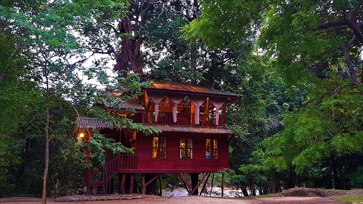 Kumbuk River Resort Treehouse