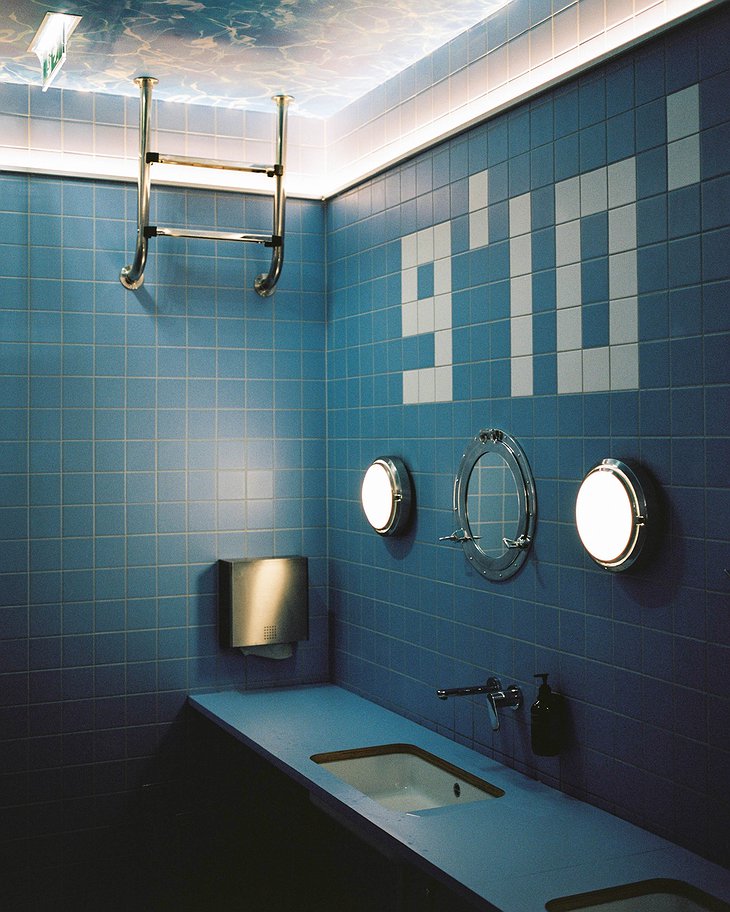 Superbude Wien Prater Bathroom