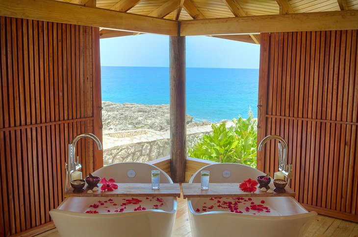 Rockhouse Hotel Bathroom Double Bathtub