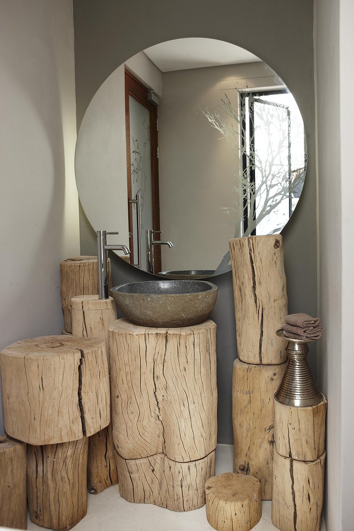 The Olive Exclusive wooden decoration in bathroom