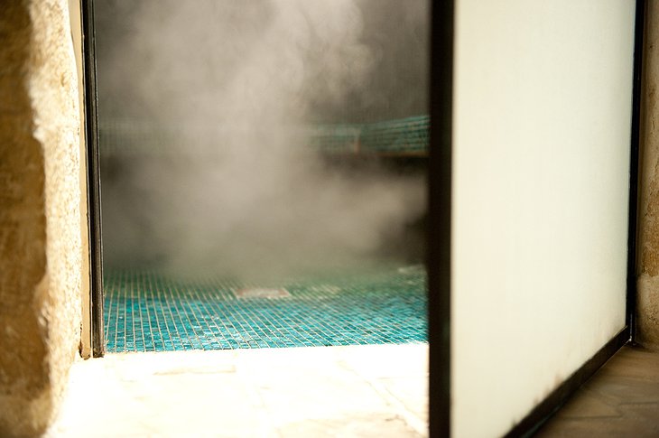 L'Hotel Paris Steam Room