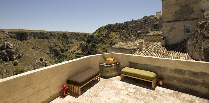 Hotel Basiliani - Historic & Rocky Matera With Contemporary Bits