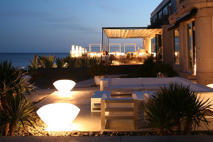 Farol Design Hotel restaurant outside