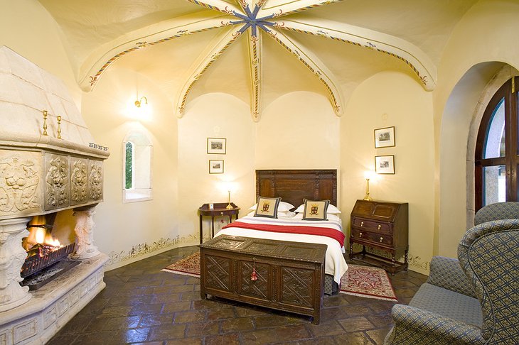 Thorngrove Manor Hotel castle room