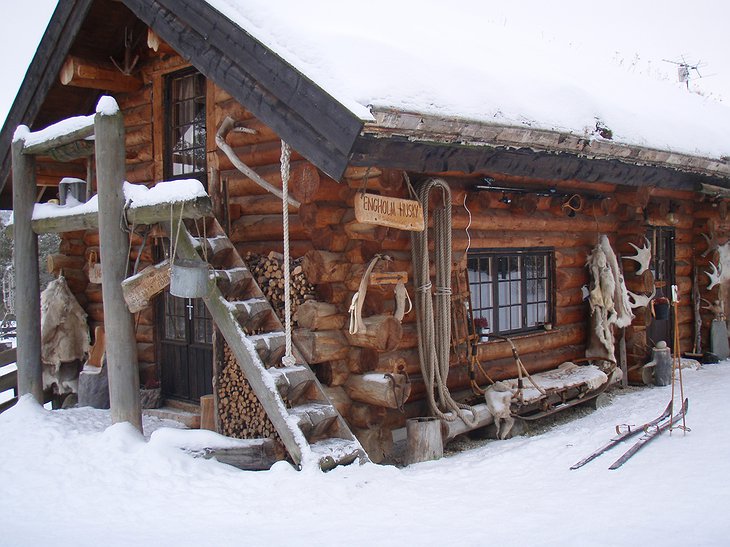 Engholm Husky Design Lodge building