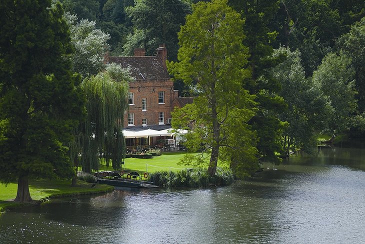 Auberge du Lac Michelin Star Restaurant