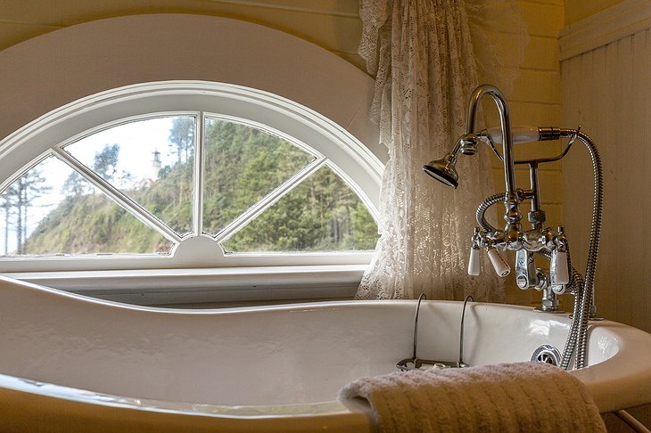 Heceta Head Lighthouse Bathtub