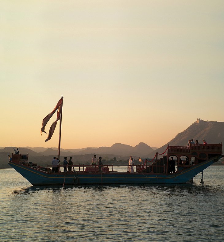 Boat on lake Pichola