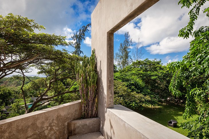 Hix Island House rooftop concrete structure