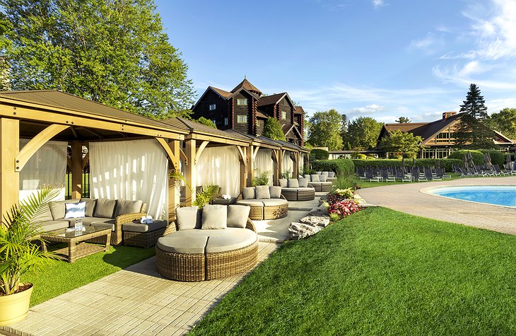 Fairmont Le Château Montebello Garden Cabanas & Outdoor Pool