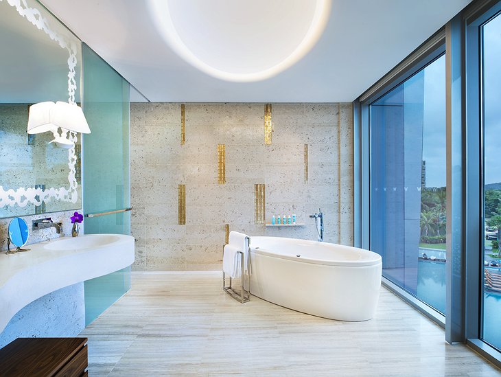 Marvelous Suite bathroom