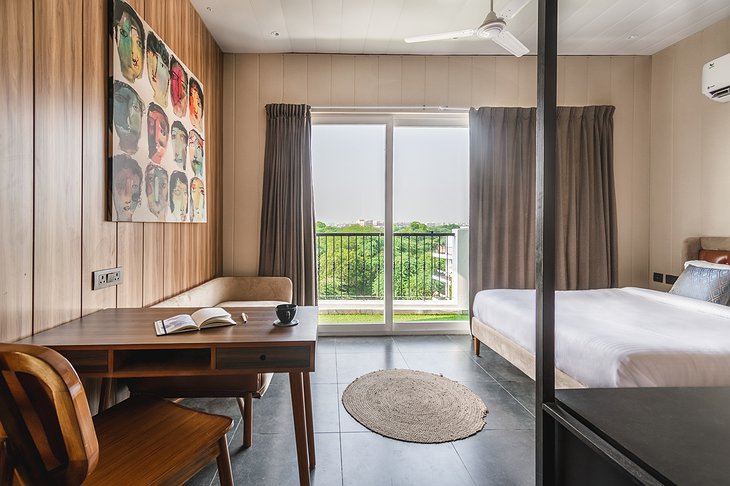 LetsBunk Poshtel Room With Balcony
