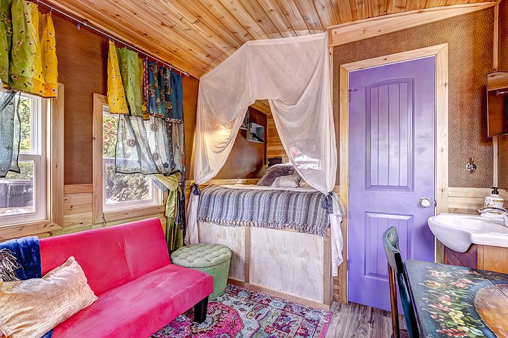 Tiny Digs Hotel - Tiny Gypsy Wagon Interior