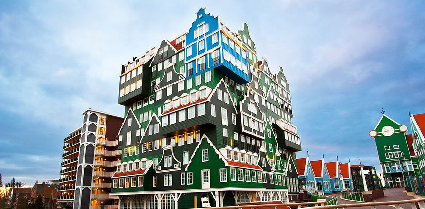 Inntel Hotels Amsterdam Zaandam - Colorful Copy-Paste Houses Stacked Up