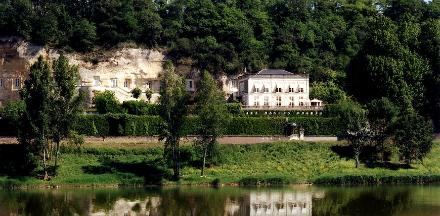 Les Hautes Roches - Luxury Cave Hotel In “The Garden Of France”