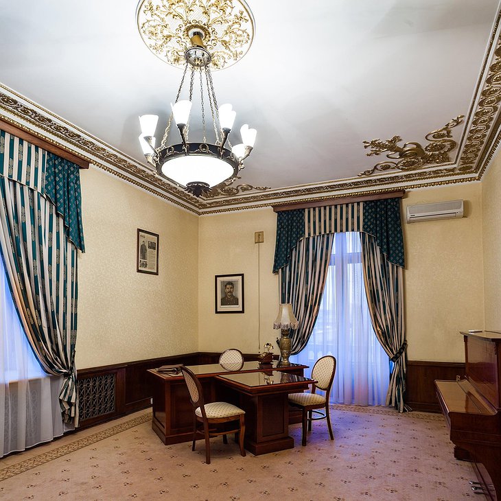Legendary Hotel Sovietsky Room With Piano