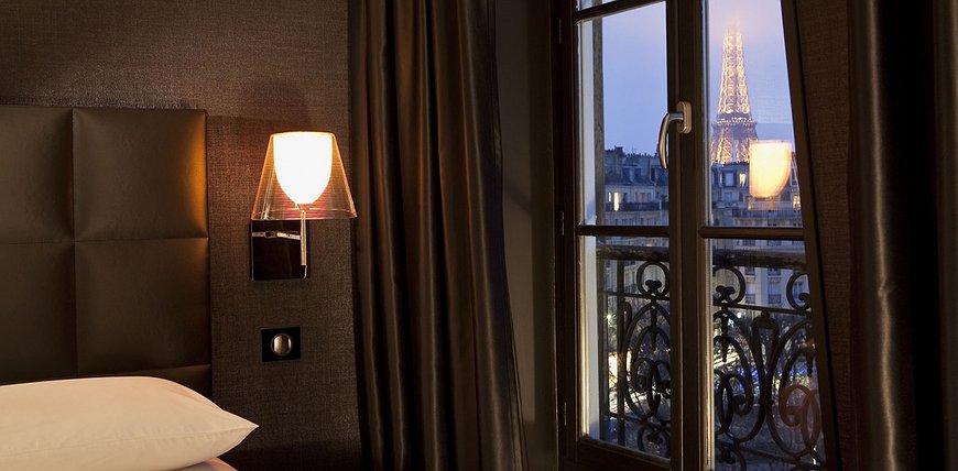 First Hotel Paris - Panoramic Eiffel Tower Views