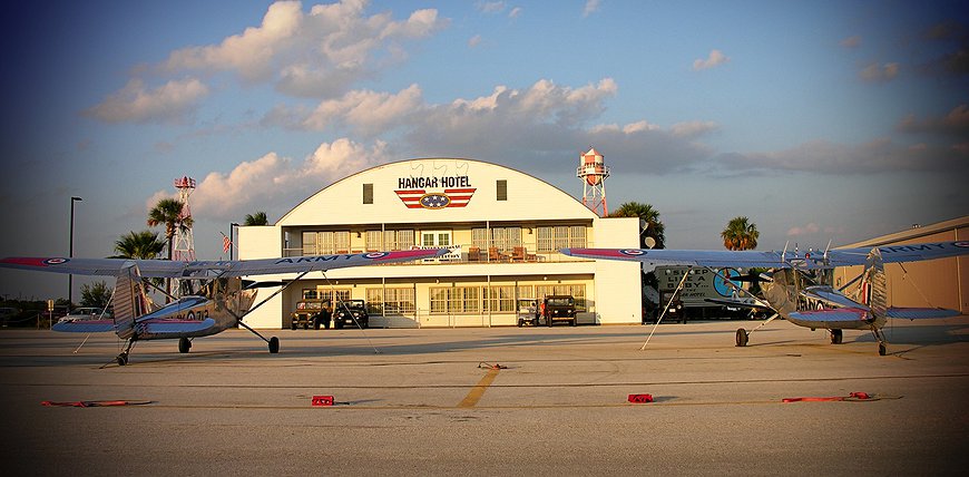 Hangar Hotel Texas - WWII Hangar Transformed Into A Hotel For Aviation Fans