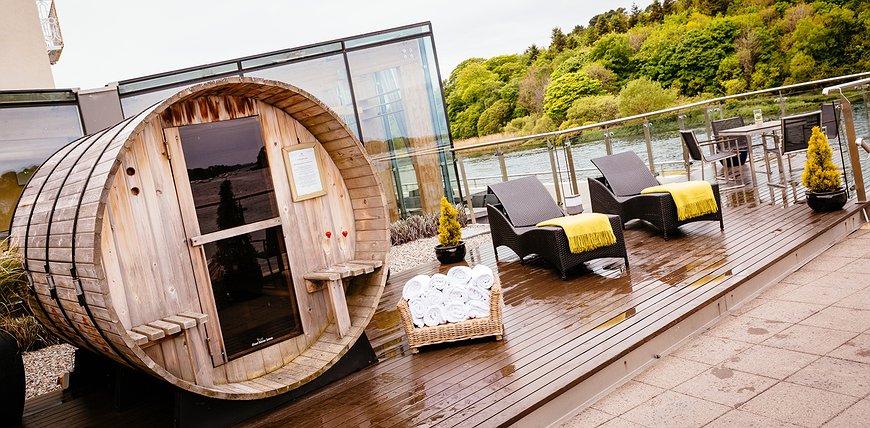 Ice House Hotel - Majestic River Views From Your Jacuzzi