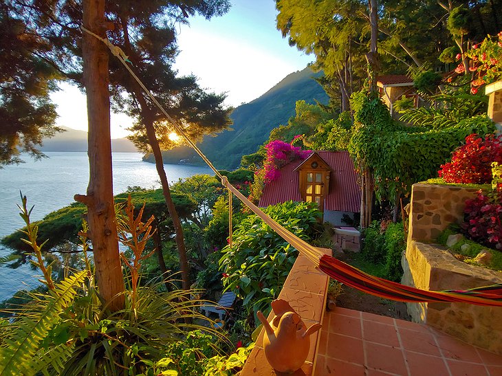 Hotel La Casa del Mundo Hammock At Sunset