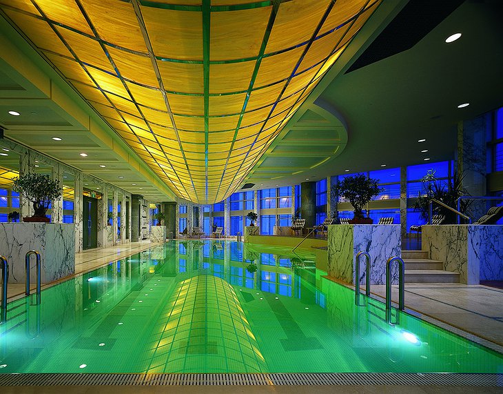 Grand Hyatt Shanghai Sky Pool