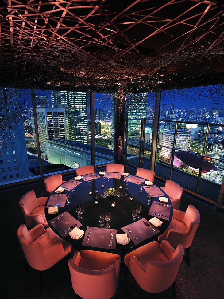 Peninsula Hotel Tokyo round table