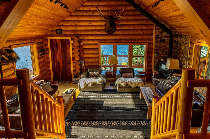 Tordrillo Mountain Hotel Main Lodge Living Room