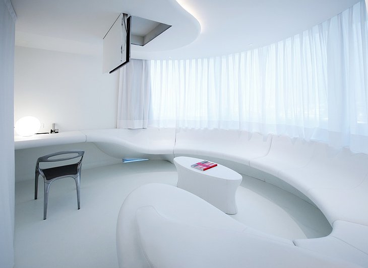 Hotel Silken Puerta América Madrid white living room