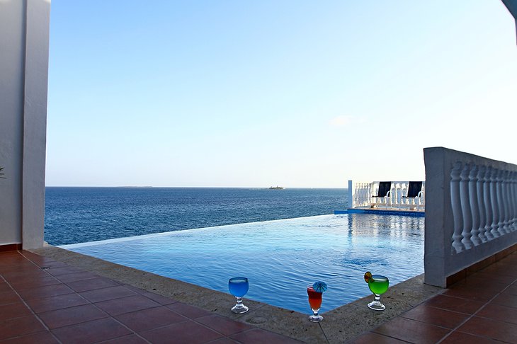 Villa on Dunbar Rock pool with sea views