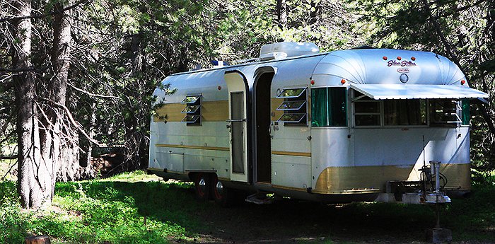 Far Meadow – Vintage Trailers - Americana In A Can