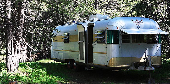 Far Meadow – Vintage Trailers - Americana In A Can