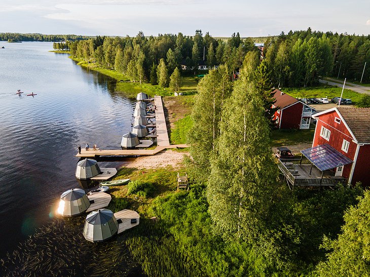 Arctic Guesthouse Igloo dock in summer