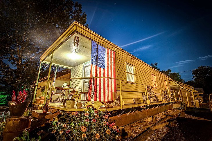 Shack Up Inn Wooden Cabin