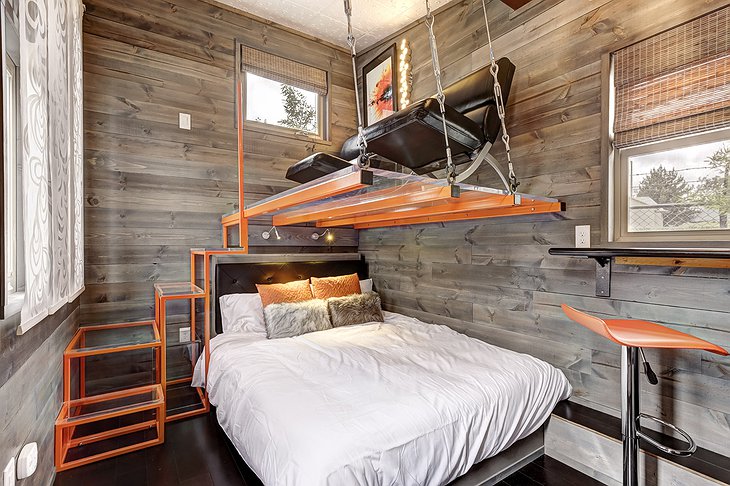 Tiny Digs Hotel - Tiny Modern House Interior