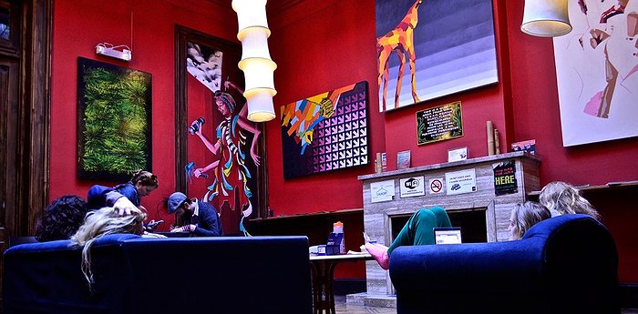 Hostel Art Factory - Funky Hostel With Its Own Gallery